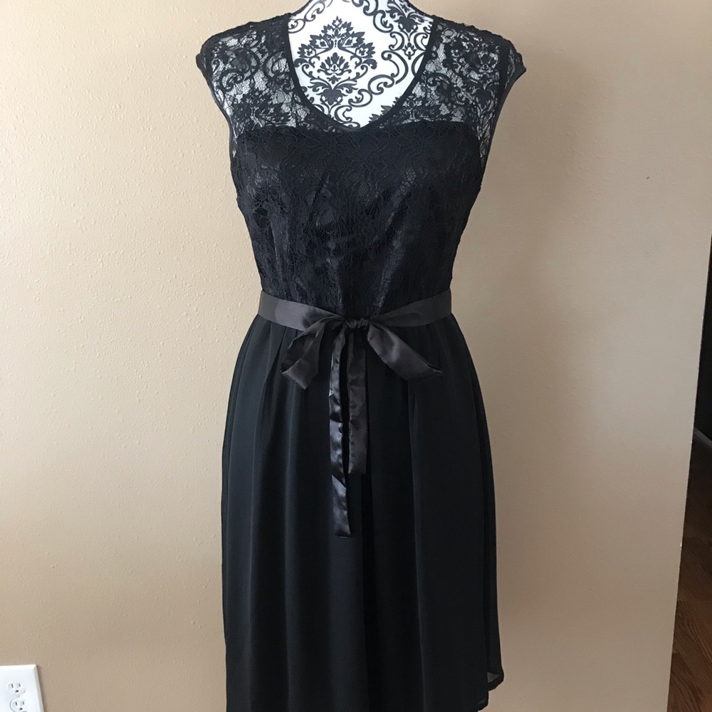 Lace detail black formal dress